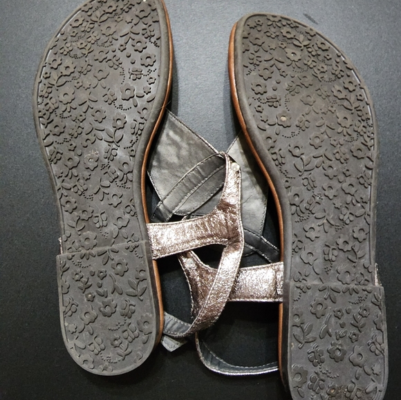 SUPER CUTE~ WOMENS~ MAURICES ~FLAT THONG SANDALS ~SIZE 8~ EXCELLENT CONDITION - Picture 11 of 14